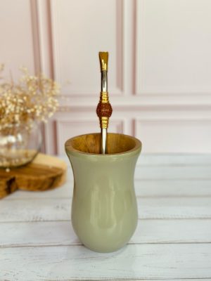 cuia de madeira alongada verde oliva