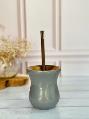 Cuia de madeira azul acinzentado